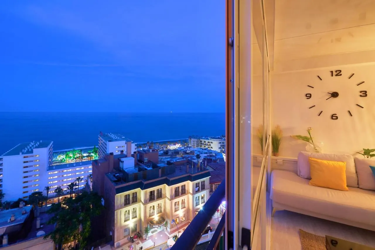 Luxy Beach Apartment Торремолинос 0*,  Испания