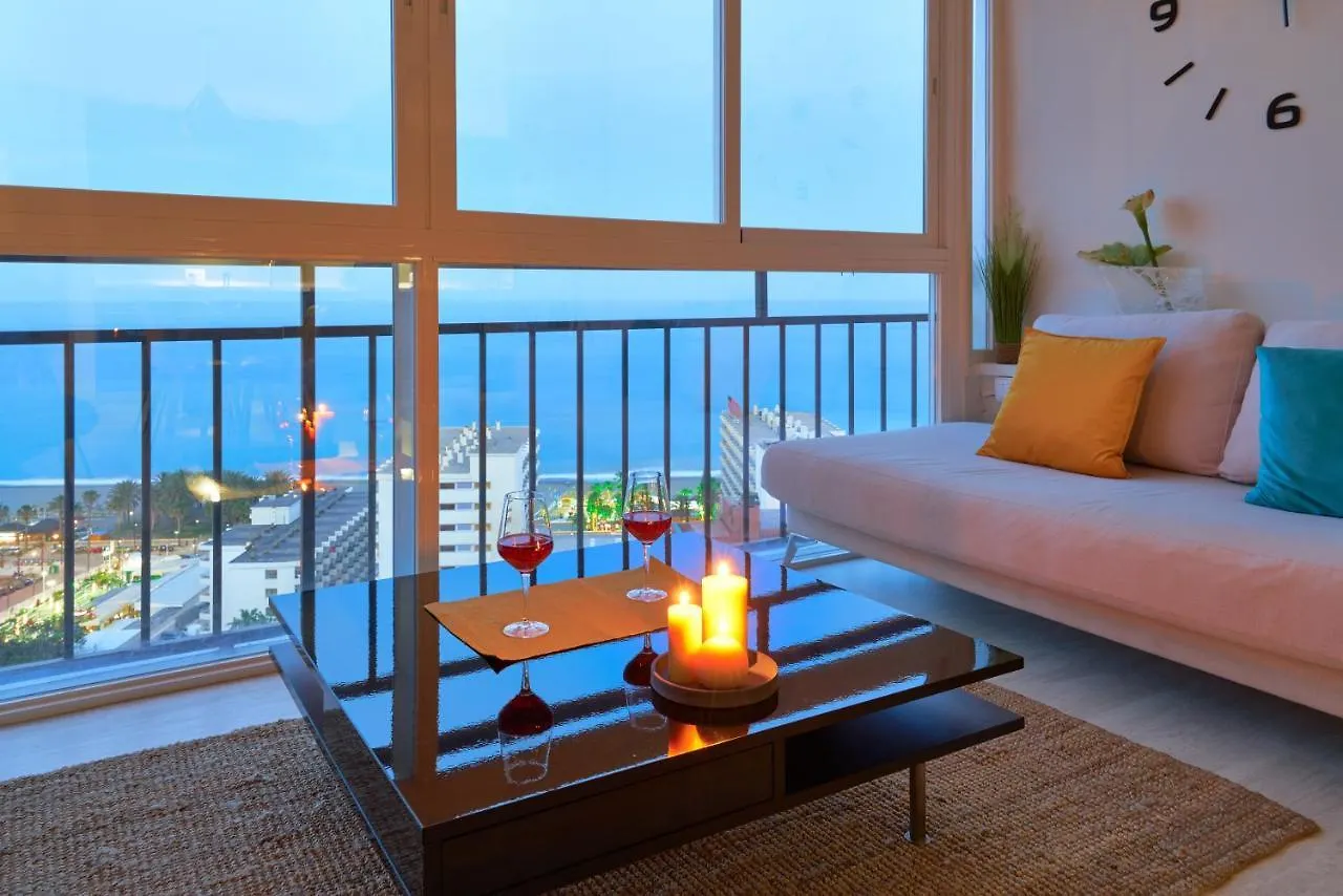Luxy Beach Apartment Торремолинос