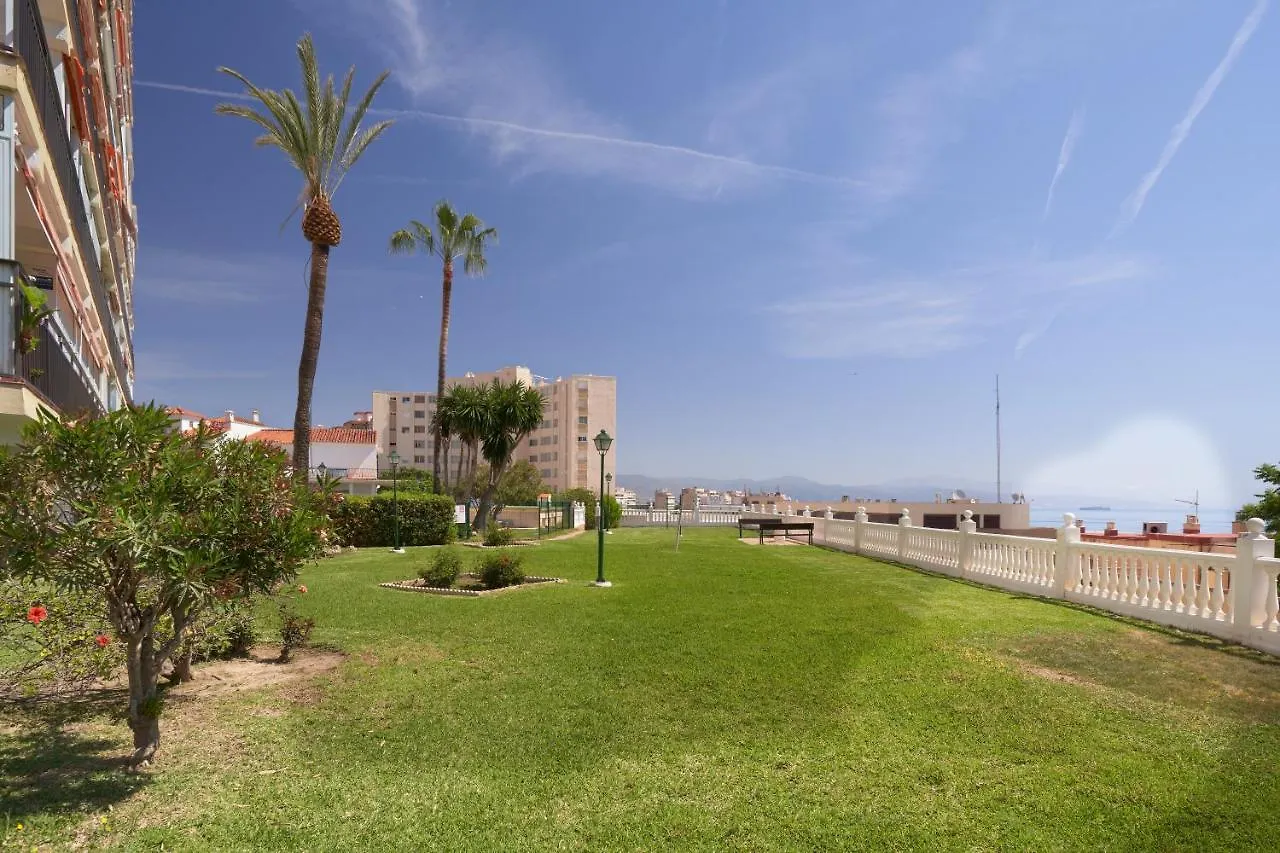 Luxy Beach Apartment Торремолинос 0*,