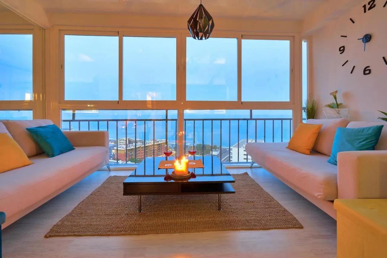 Luxy Beach Apartment Торремолинос Испания