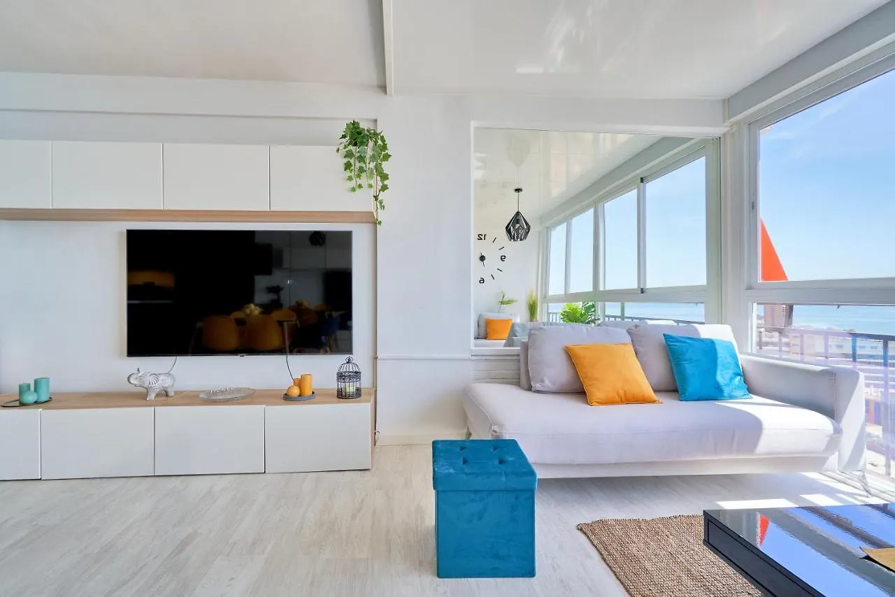 Luxy Beach Apartment Торремолинос