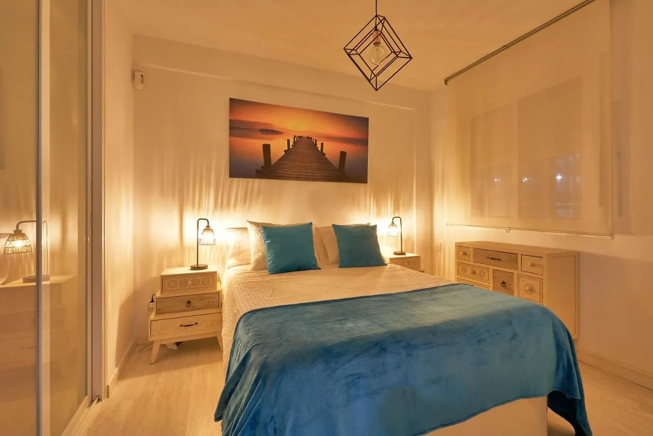 Luxy Beach Apartment Торремолинос