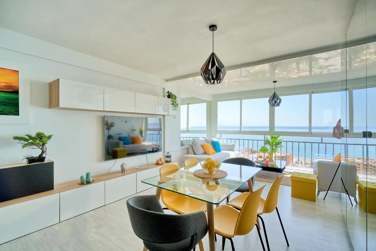 Luxy Beach Apartment Торремолинос