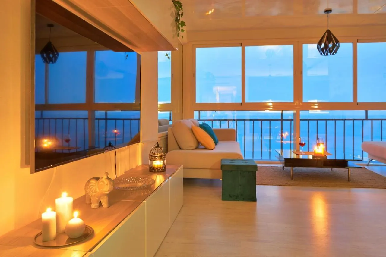 Luxy Beach Apartment Торремолинос