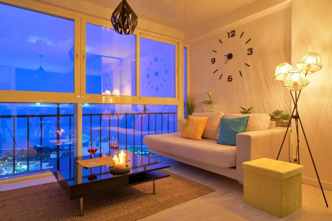 Luxy Beach Apartment Торремолинос