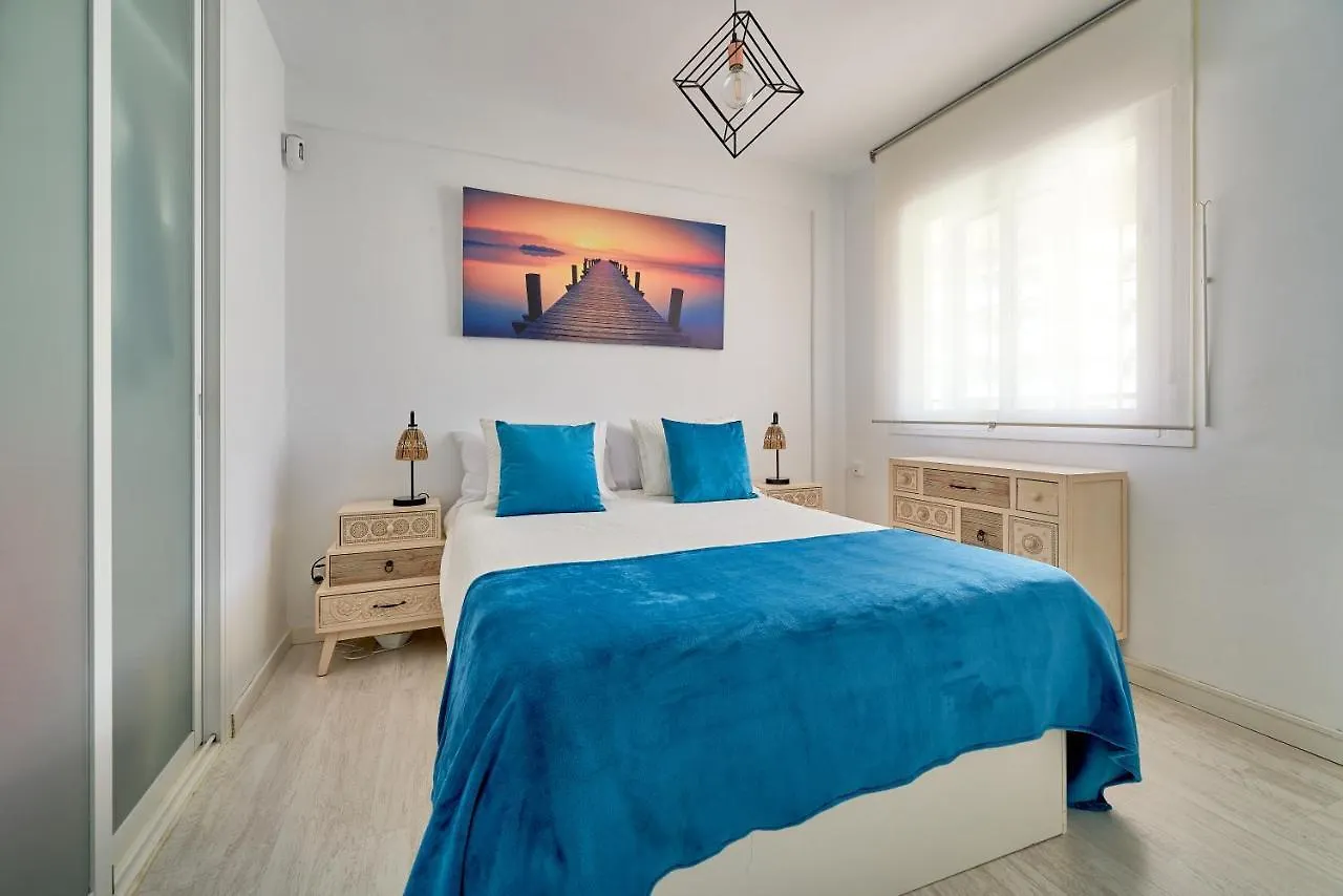 Luxy Beach Apartment Торремолинос Испания